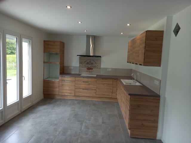 Maison 4 pièces, 117 m² à louer à Lucq de Béarn 64360