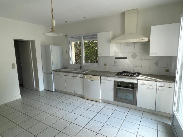 Maison 4 pièces, 117 m² à louer à Lagord 17140