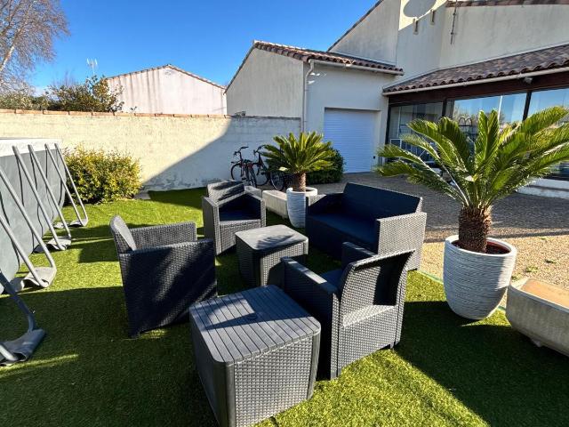 Maison 4 pièces, 119 m² à louer à Aigues Mortes 30220
