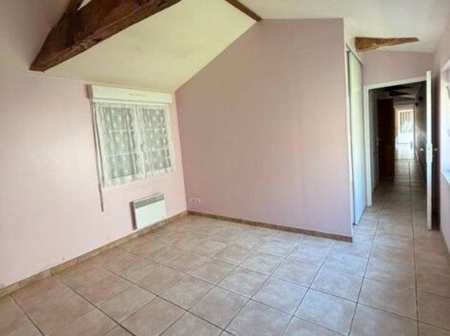Maison 4 pièces, 110 m² à louer à Val de Livenne 33860