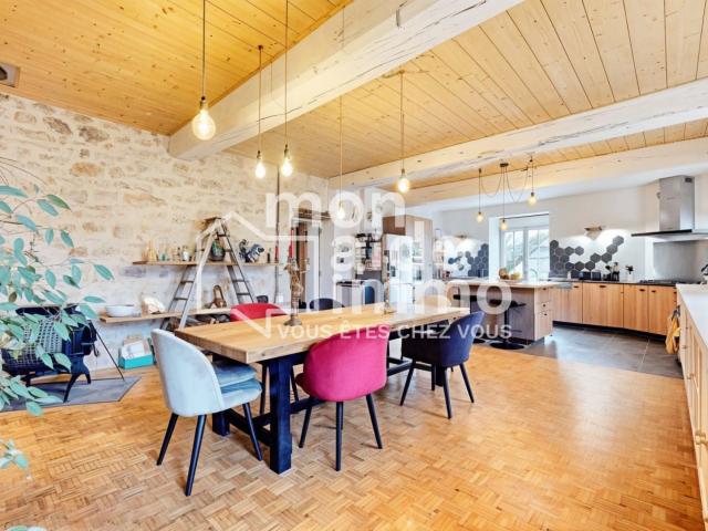 Maison 6 pièces 235 m²
