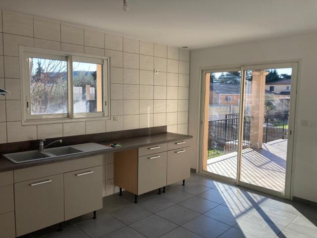 Maison 4 pièces, 120 m² à louer à Saint Mathieu de Tréviers 34270