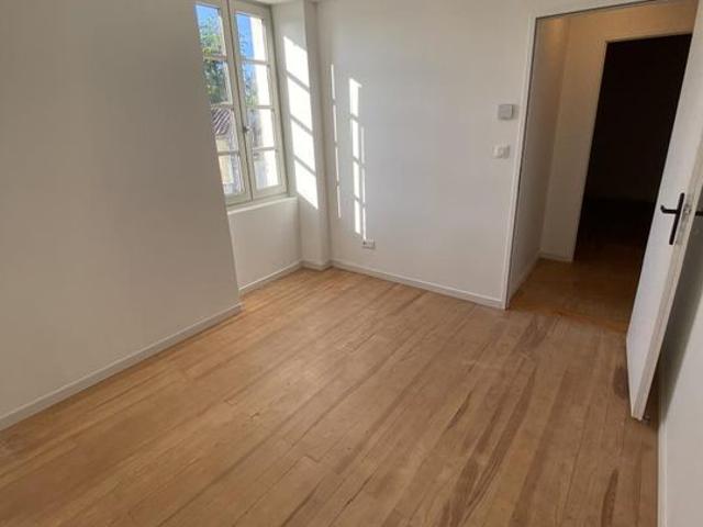 Maison 4 pièces, 120 m² à louer à Val de Cognac 16370