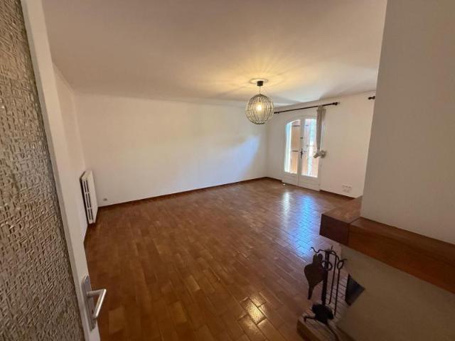 Maison 4 pièces, 122 m² à louer à Quinsac 33360