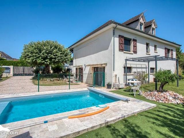 Maison 4 pièces 136 m²