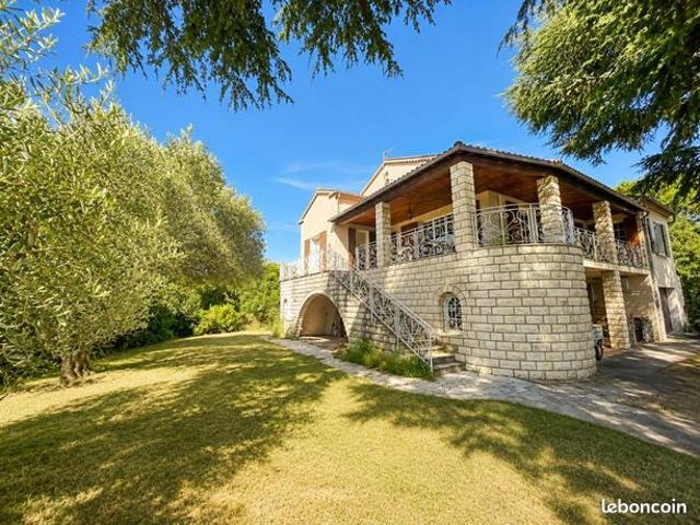 Maison 4 pièces 131 m²