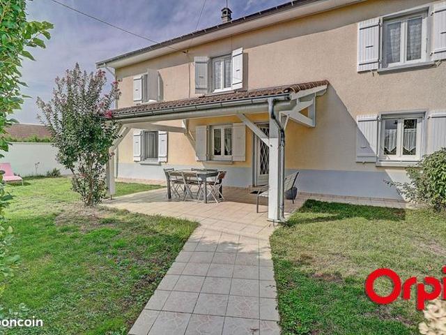 Maison 4 pièces 131 m²