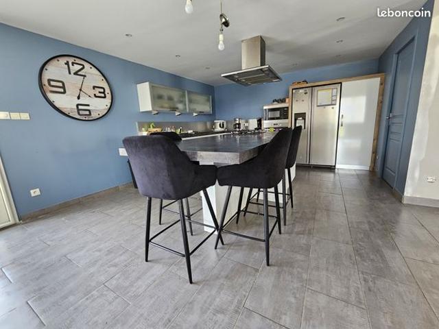 Maison 4 pièces 145 m²