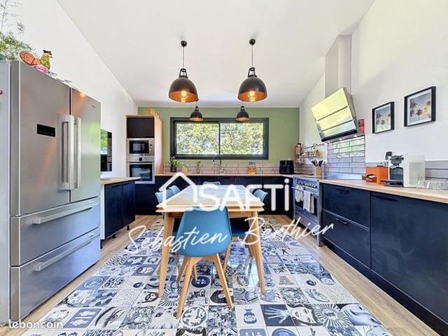 Maison 4 pièces 145 m²