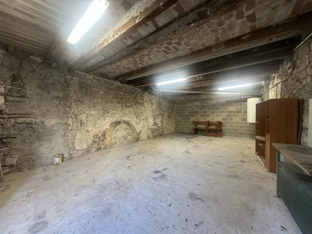Maison 4 pièces, 146 m² à louer à Crespian 30260