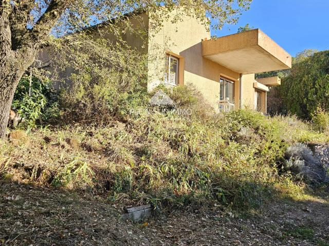 Maison 4 pièces 147 m²