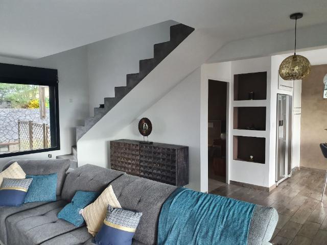 Maison 4 pièces, 140 m² à louer à Saint Pierre 97410