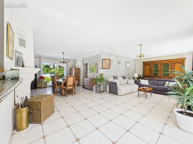 Maison 4 pièces 143 m²