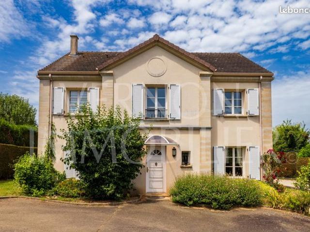 Maison 4 pièces 143 m²