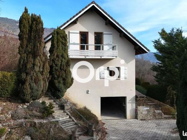 Villa 4 pièces 143 m²