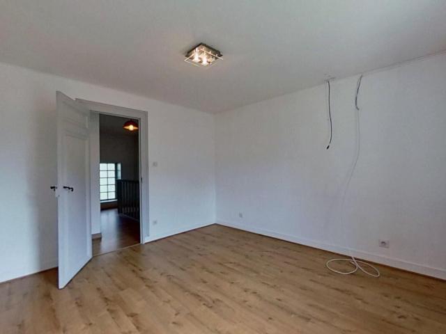 Maison 4 pièces, 1555 m² à louer à Charbonnières les Bains 69260