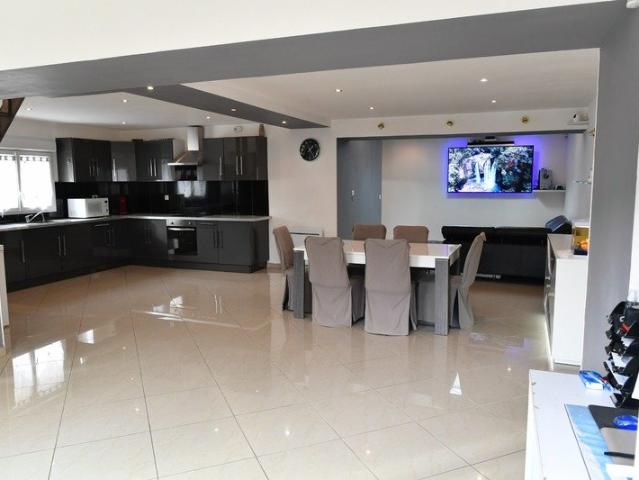 Maison 4 pièces 156 m²