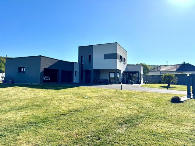Maison 4 pièces 156 m²