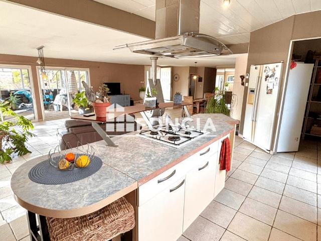 Maison 4 pièces 156 m²