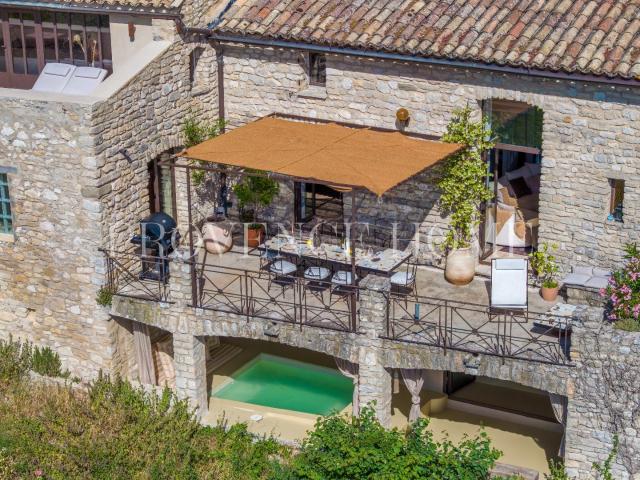 Maison 4 pièces 200 m²