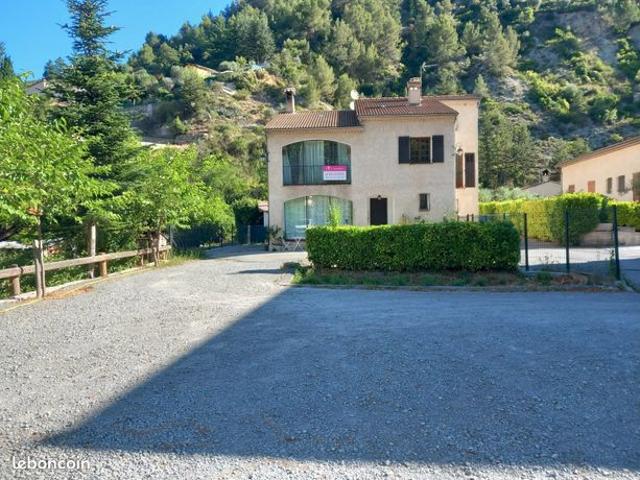Maison 4 pièces 157 m²