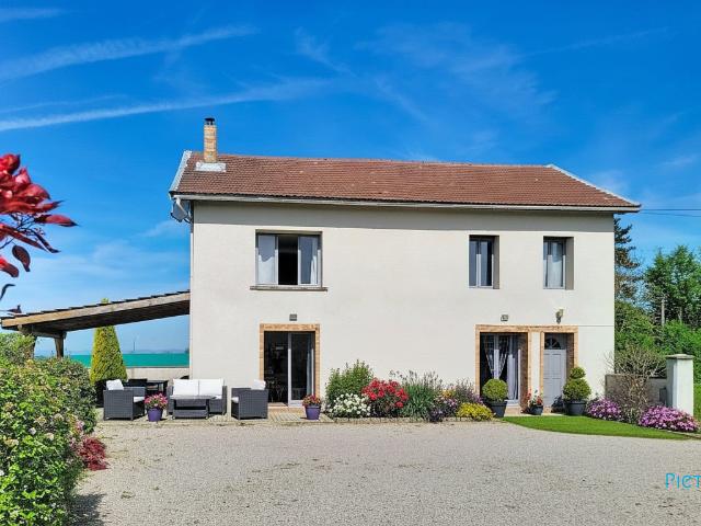 Maison 4 pièces 151 m²