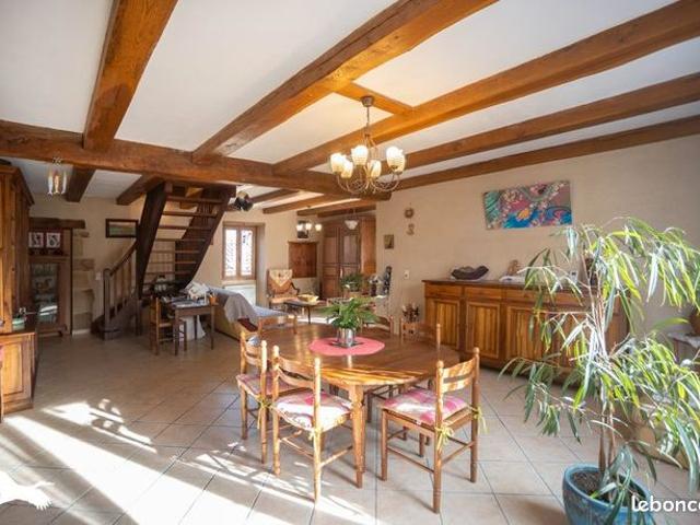 Maison 4 pièces 151 m²