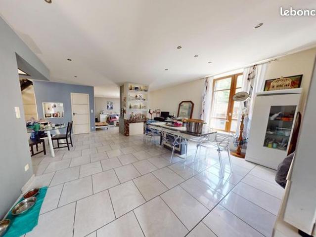 Maison 4 pièces 152 m²