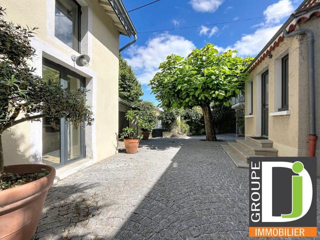 Maison 4 pièces 160 m²