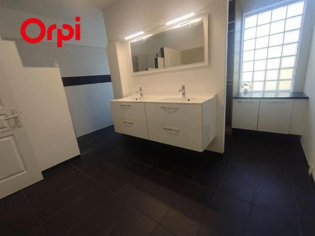 Maison 4 pièces, 162 m² à louer à Saint Pierre 97432