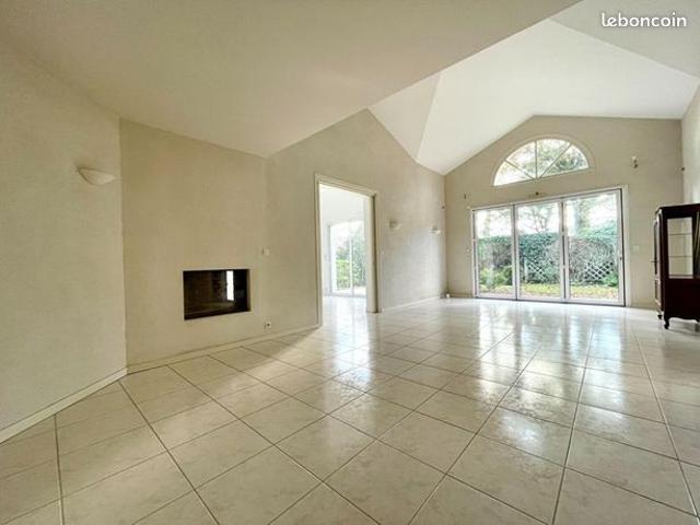 Maison 4 pièces 175 m²