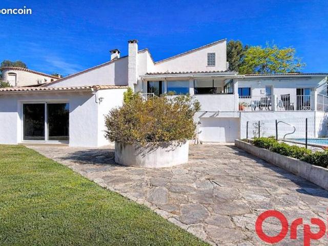Maison 4 pièces 184 m²