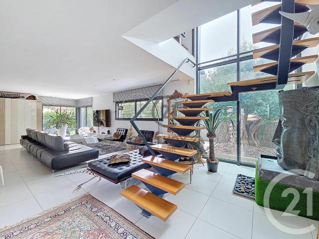 Maison 4 pièces 180 m²