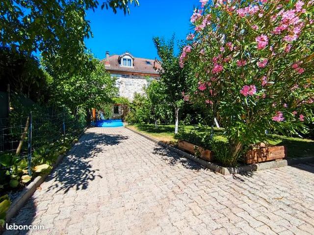 Maison 4 pièces 180 m²