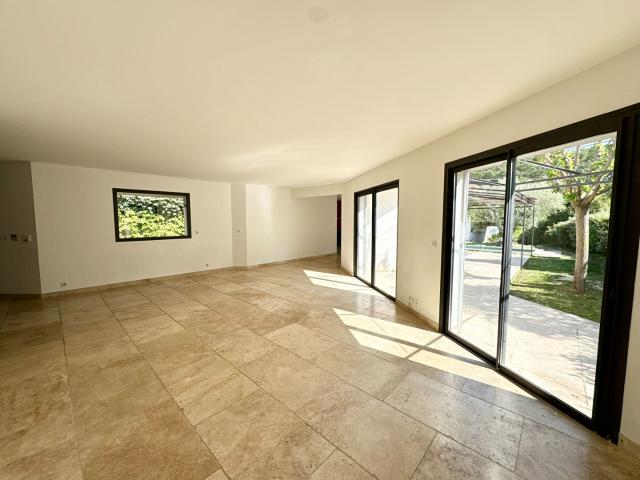Maison 4 pièces, 180 m² à louer à Aix en Provence 13100