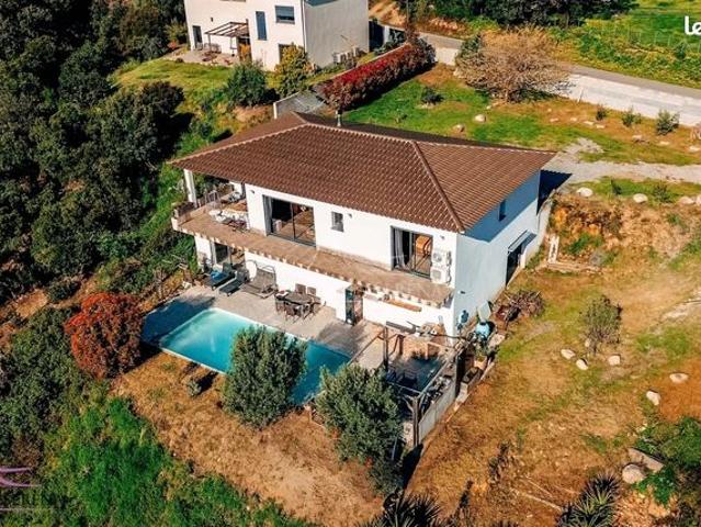 Maison 4 pièces 194 m²