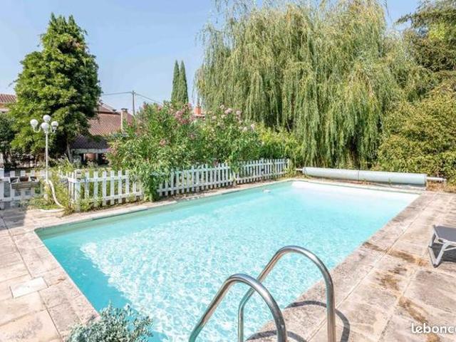 Maison 4 pièces 195 m²