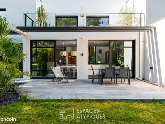Maison 4 pièces 196 m²