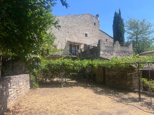 Maison 4 pièces 196 m²