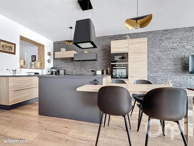 Maison 4 pièces 199 m²