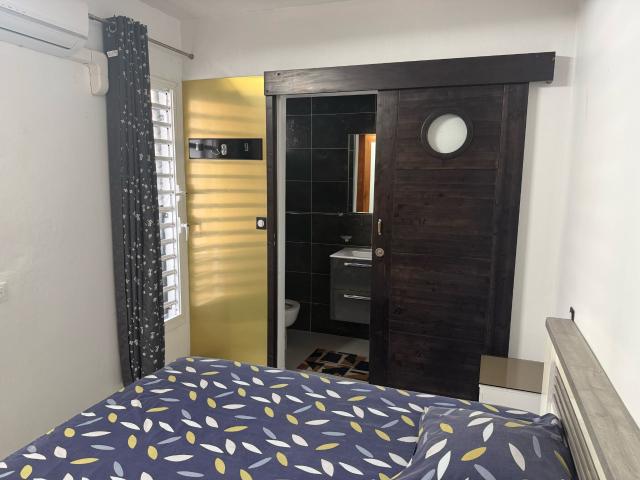 Maison 4 pièces, 190 m² à louer à Les Abymes 97139