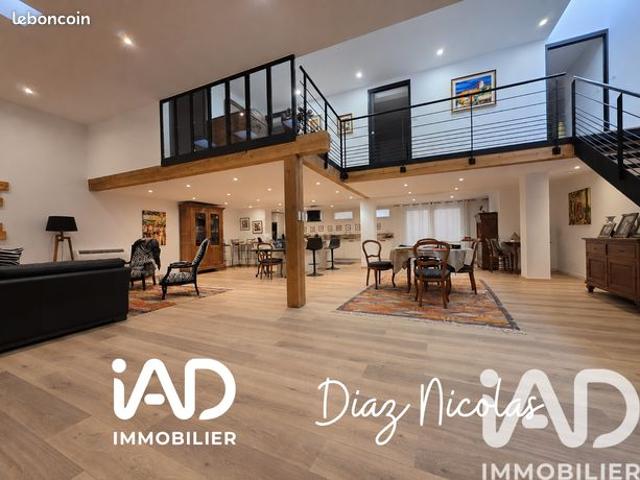 Maison 4 pièces 204 m²