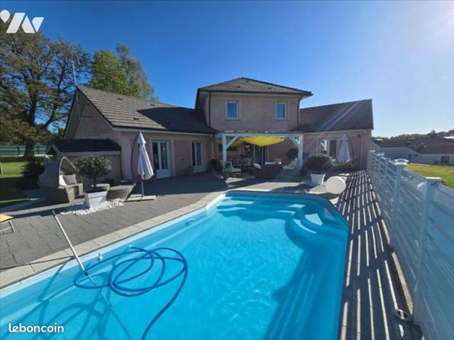 Maison 4 pièces 205 m²