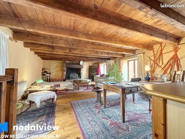 Maison 4 pièces 205 m²