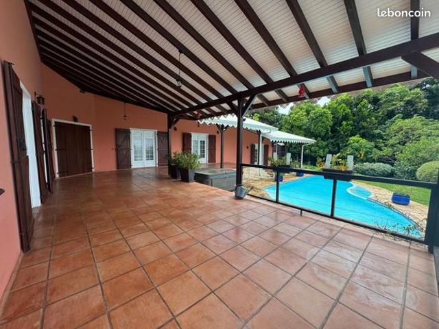 Maison 4 pièces 205 m²