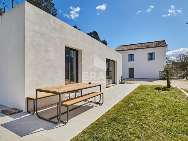 Maison 4 pièces 200 m²