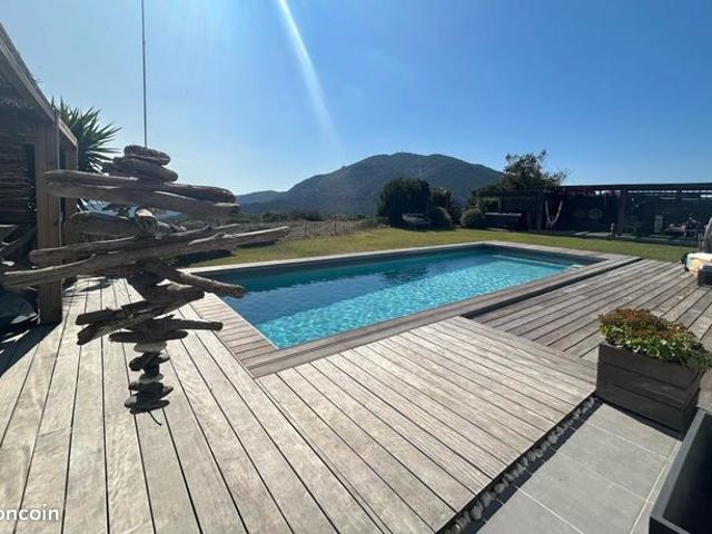 Maison 4 pièces 203 m²