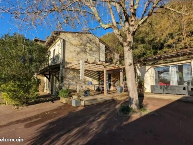 Maison 4 pièces 203 m²