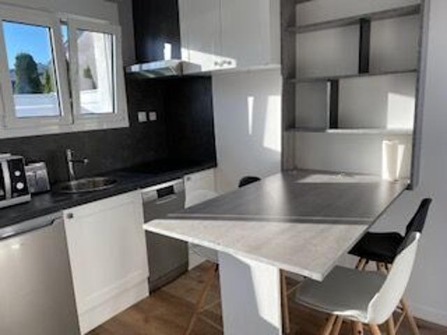 Maison 4 pièces, 20 m² à louer à Léognan 33850