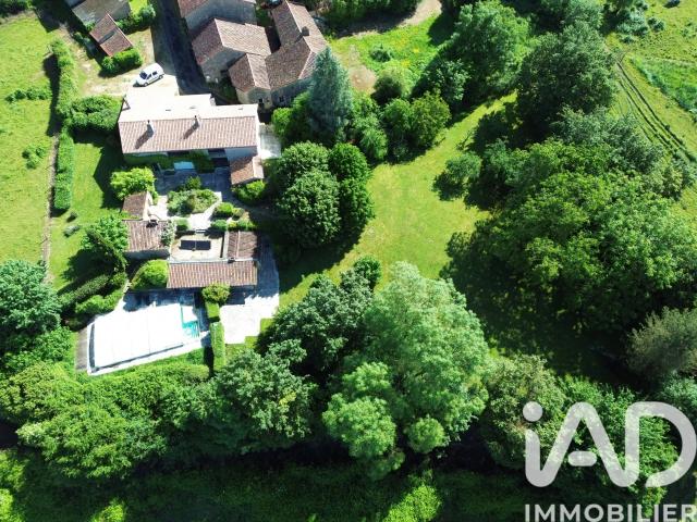 Maison 4 pièces 214 m²